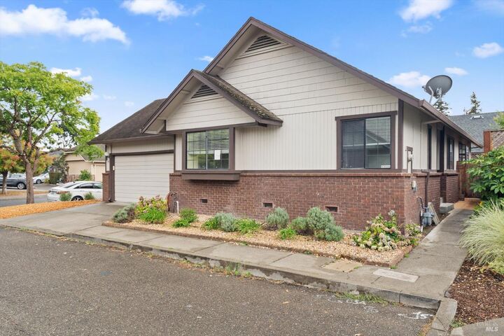 Property Photo:  923 Wood Sorrel Drive  CA 94954 