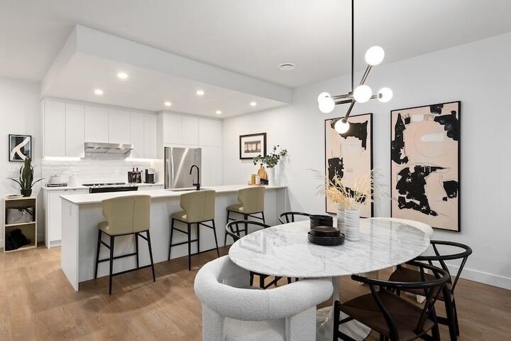 Property Photo: 32831 Ventura Avenue 202 BC V0V 0V0