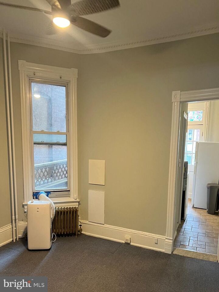 Property Photo: 318 N Carolina Avenue SE 1 DC 20003