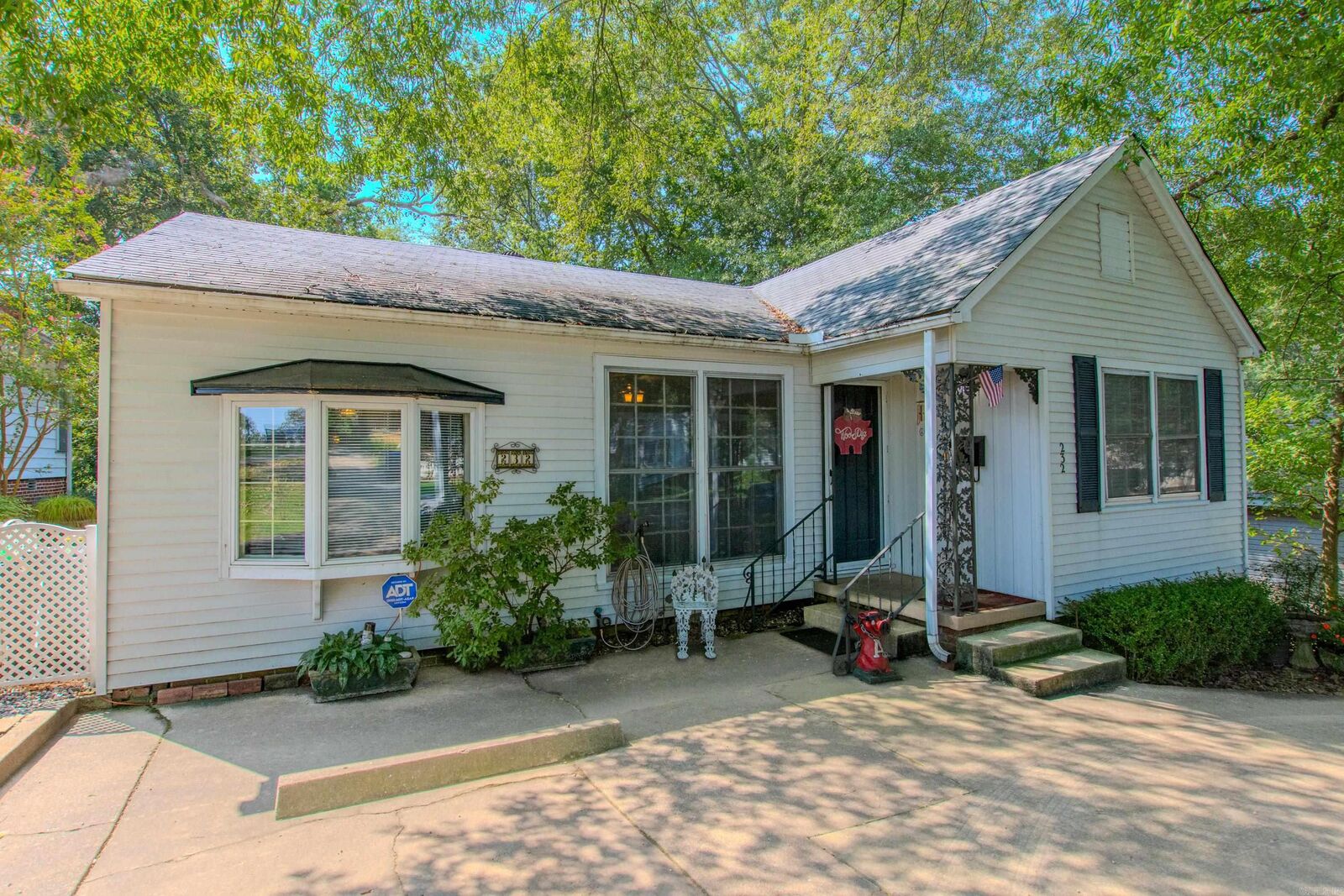 Property Photo:  232 E F Avenue  AR 72116 