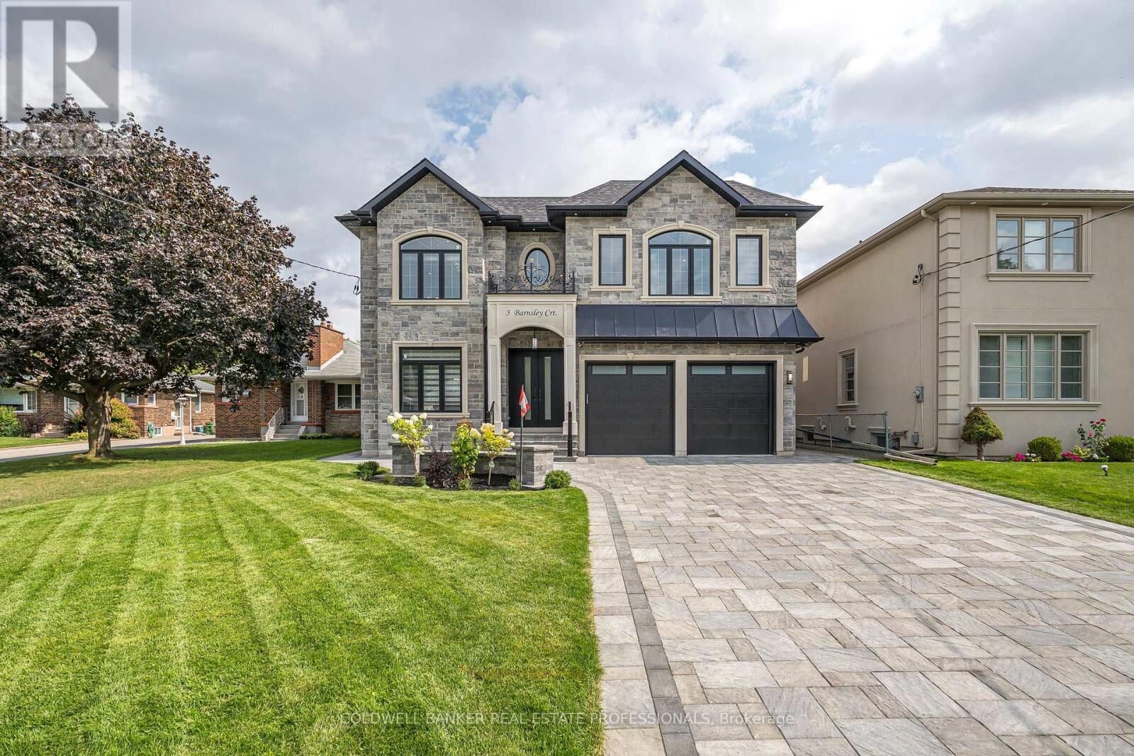 Property Photo: 5 Barnsley Court ON M1R 3X4