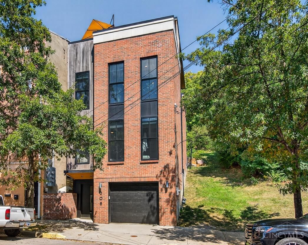Property Photo:  208 Mulberry Street  OH 45202 