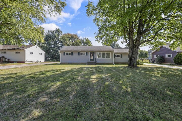 Property Photo:  832 Oberlin Drive  OH 43056 