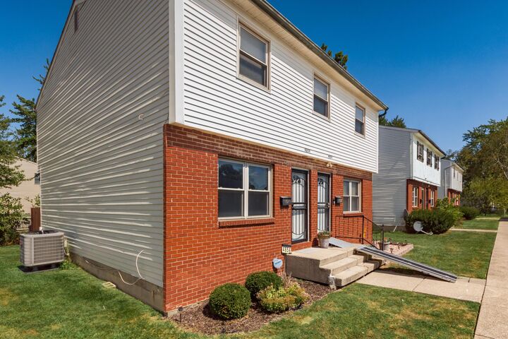 Property Photo:  4854 Snowbird Circle  OH 43229 
