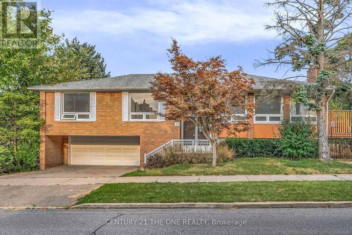 Photo de la propriété:  225 Maxome Avenue  ON M2M 3L3 