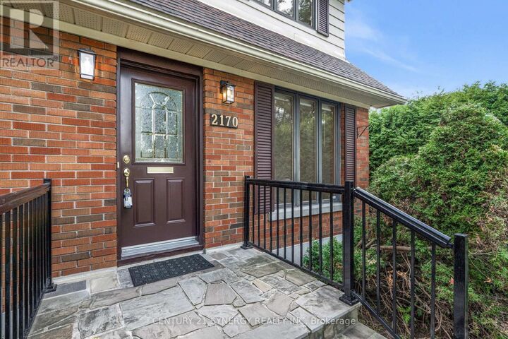 Property Photo:  2170 Berwick Avenue  ON K2C 0Y3 