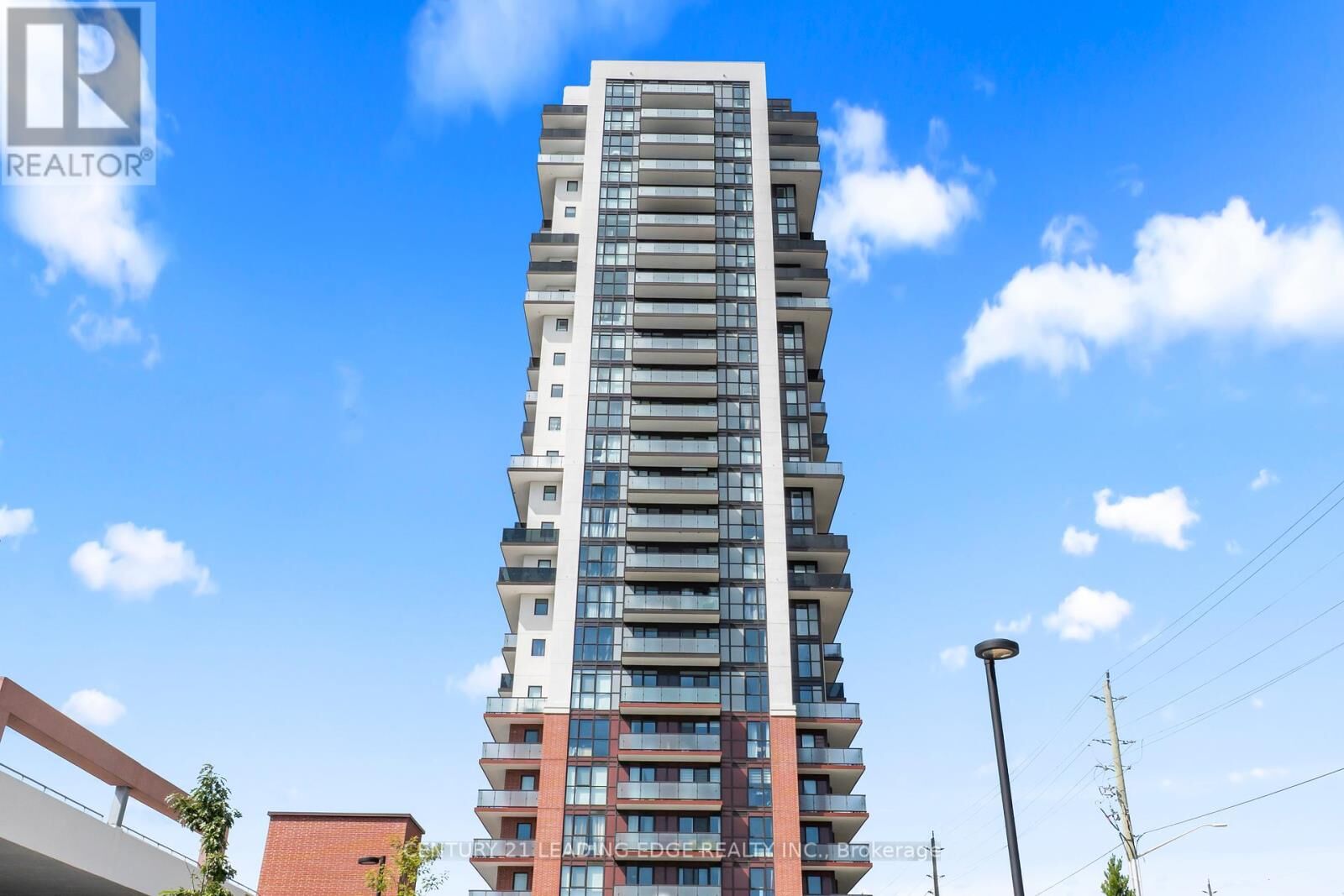 Property Photo:  2550 Simcoe Street North 1903  ON L1L 0R5 