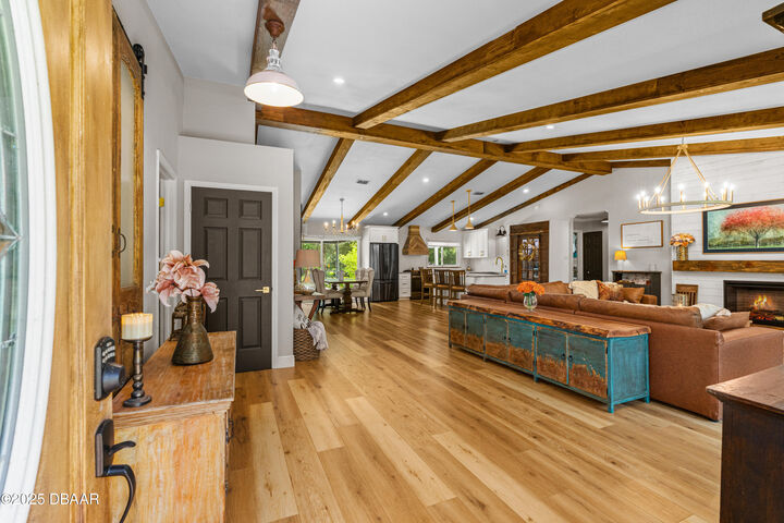 Property Photo: 1861 W Beresford Avenue FL 32720