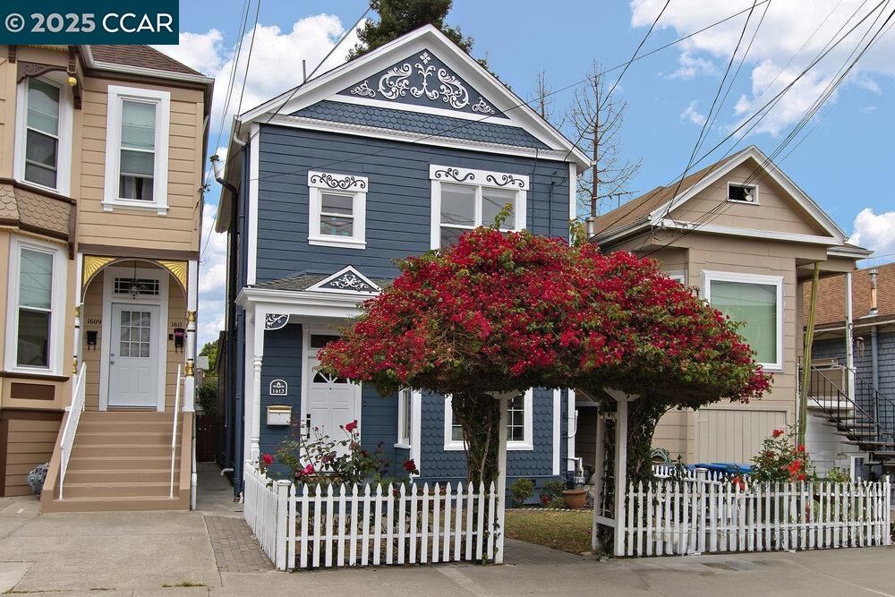 Property Photo: 1613 Stanton St CA 94501