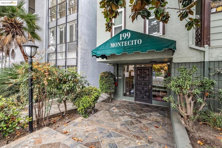 Property Photo:  199 Montecito Ave 105  CA 94610 