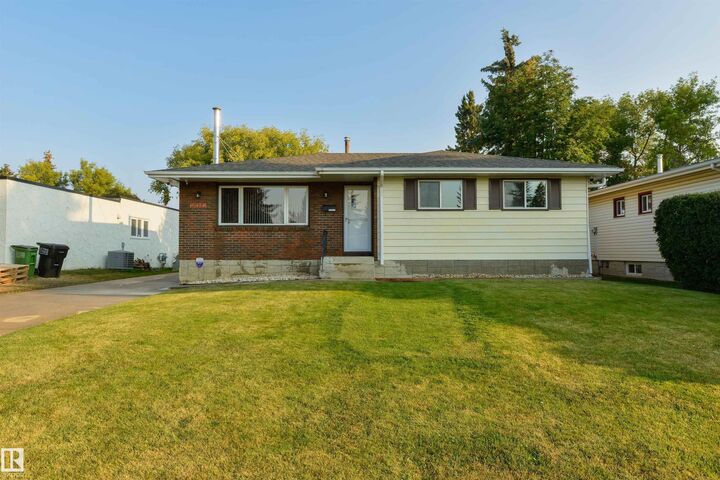 Property Photo: 10524 35 Avenue NW AB T6H 4Z5