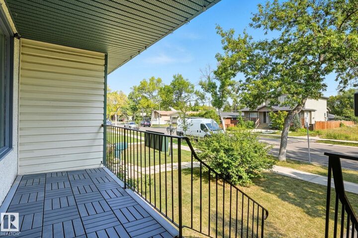 Property Photo:  10326 150 Street NW  AB T5P 1P5 