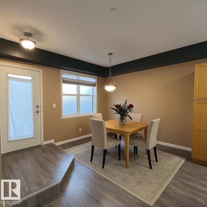 Photo de la propriété: 9507 101 Avenue NW 113 AB T5H 4R1