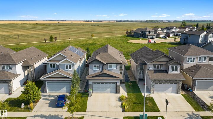 Photo de la propriété: 10609 96 Street AB T8R 2N5