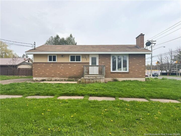 Property Photo:  7 Carl Street  NB E1A 3R6 