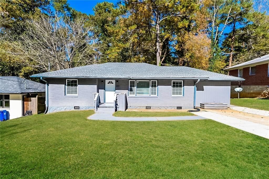 Property Photo: 1868 Longdale Drive GA 30032