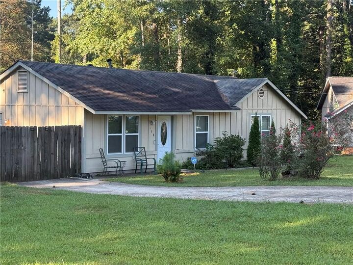 Property Photo:  158 Ashwood Court  GA 30274 