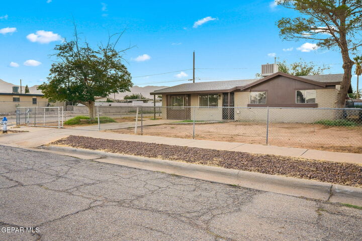 Property Photo:  5641 Kensington Circle  TX 79924 
