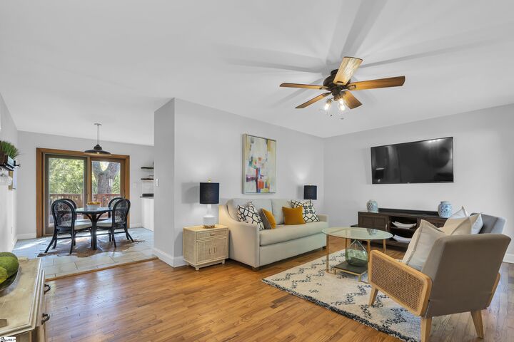 Property Photo:  423 Willow Springs Drive  SC 29607 