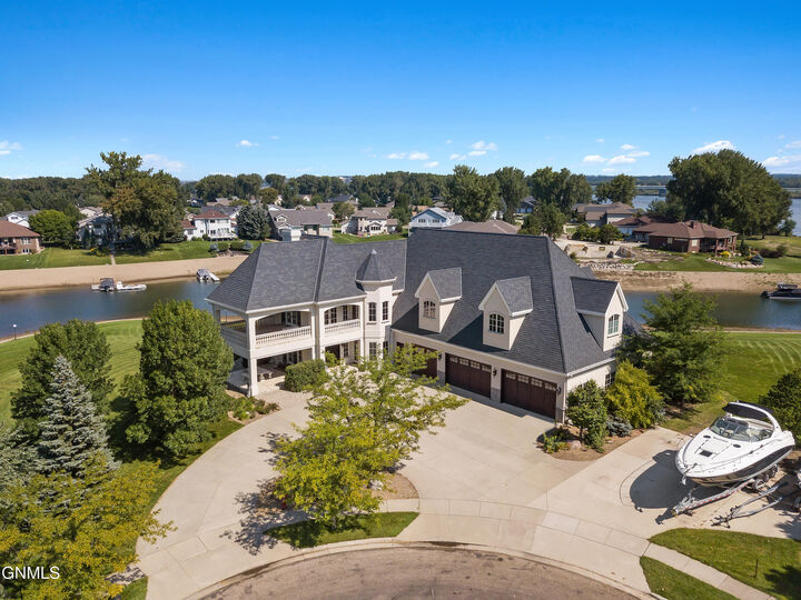 Property Photo:  4910 Lakewood Drive SE  ND 58554 