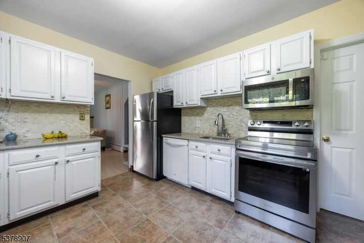 Property Photo: 364 Creek Rd NJ 08825