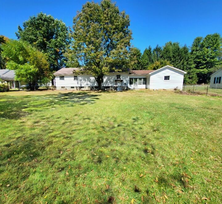 Property Photo:  144 Monroe St  WV 25984 