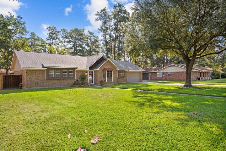 Property Photo:  8 Woodhue Court  TX 75904 