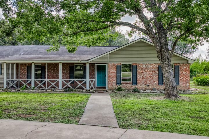 Property Photo:  660 Oil Field Rd  TX 77418 