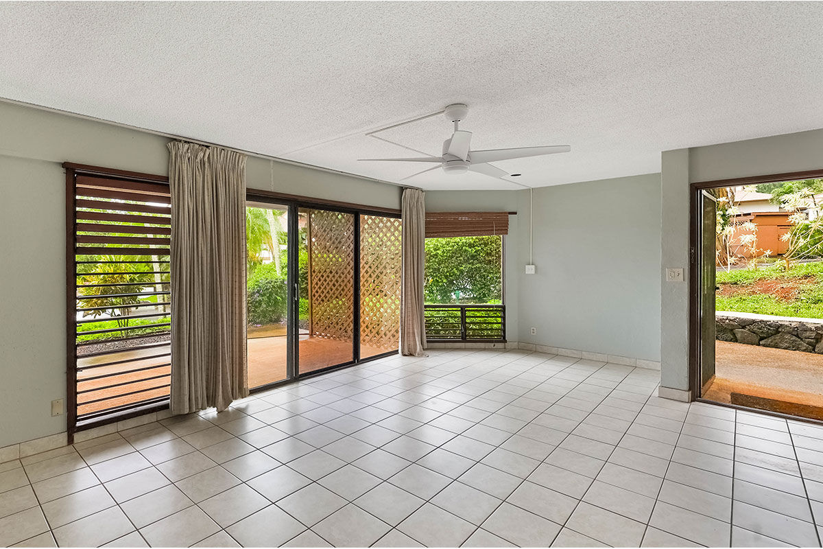 Property Photo: 4701 Kawaihau Rd A101 HI 96746