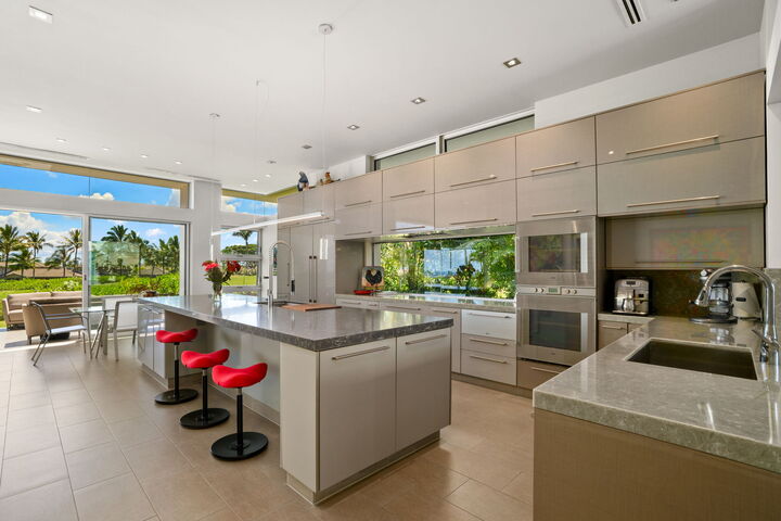 Property Photo: 4115 Aloalii Dr HI 96722