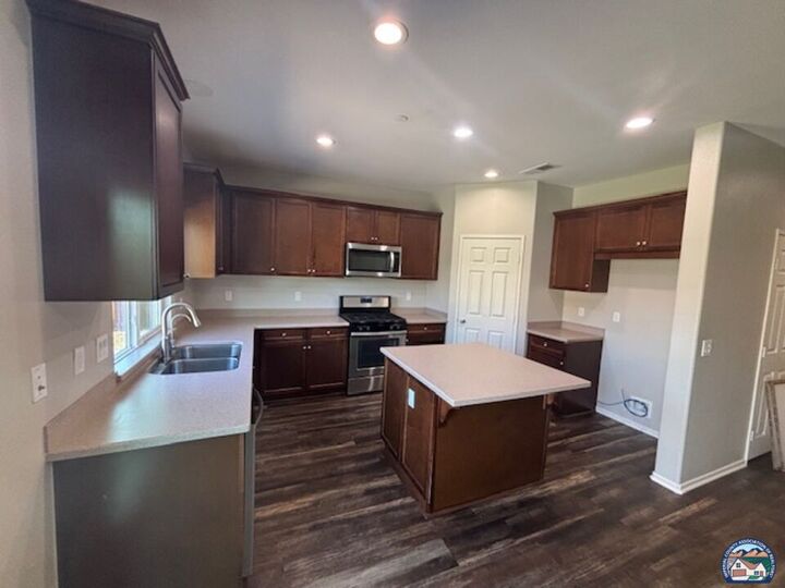 Property Photo: 642 Las Lomas St CA 92251