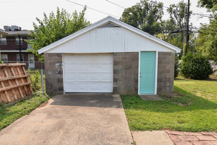 Property Photo:  2333 E Illinois Street  IN 47711 