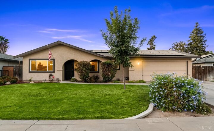 2820 W Dorothea Avenue  Visalia CA 93277 photo