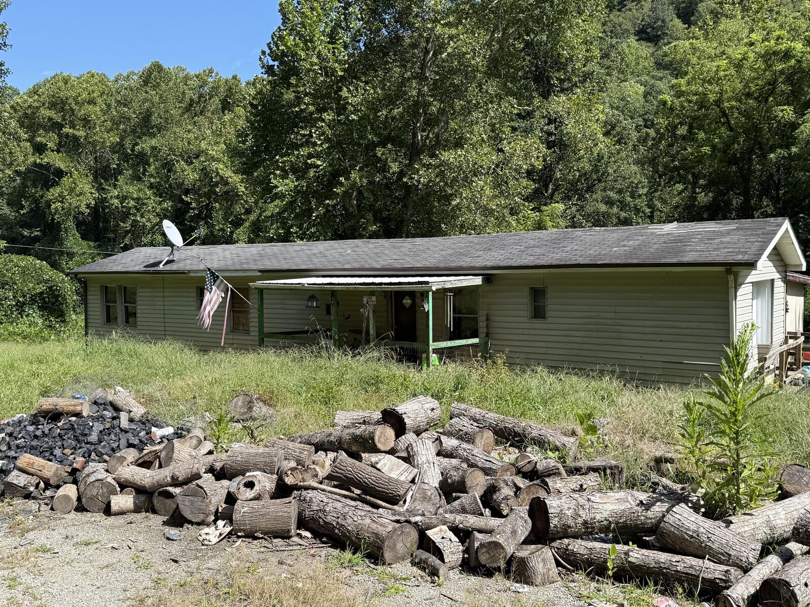 Property Photo:  15872 Ky-38  KY 40828 