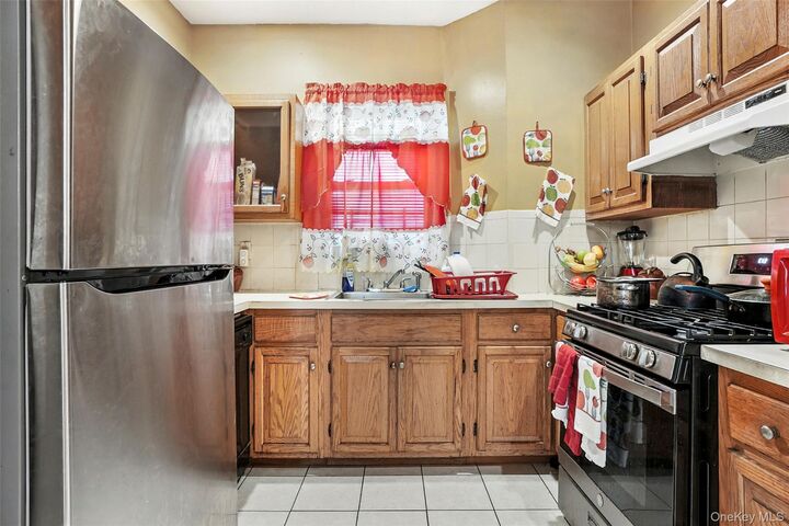 Property Photo: 425 N Terrace Avenue NY 10552