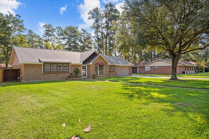 Property Photo:  8 Woodhue Court  TX 75904 