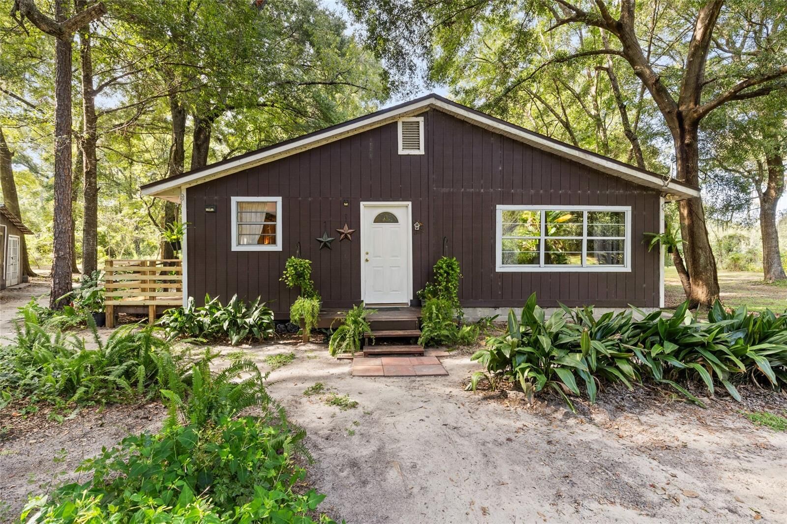 Property Photo:  27904 SW 114 Place  FL 32669 