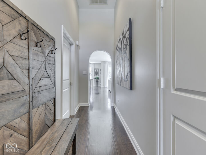 Property Photo:  551 Greenwood Trace Drive  IN 46184 