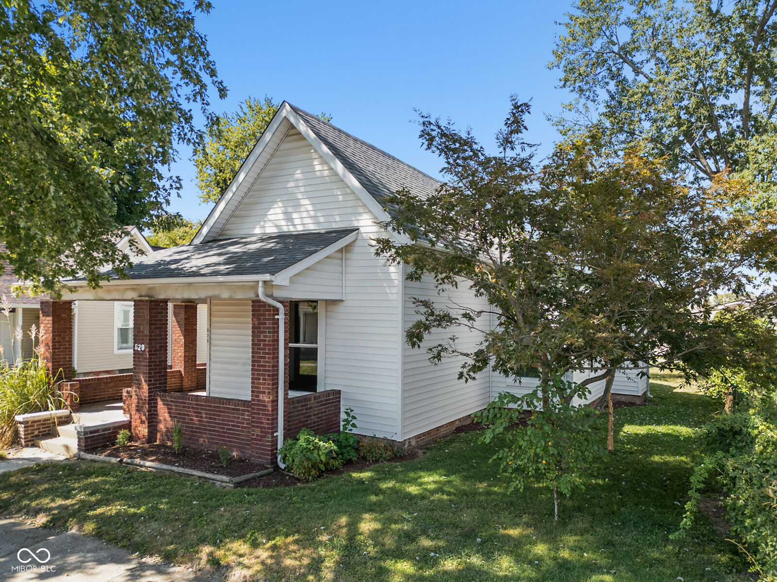 Property Photo:  620 Hutchins Avenue  IN 47201 
