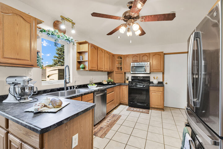 Property Photo: 2350 E Sandy Acre Rd WI 53090