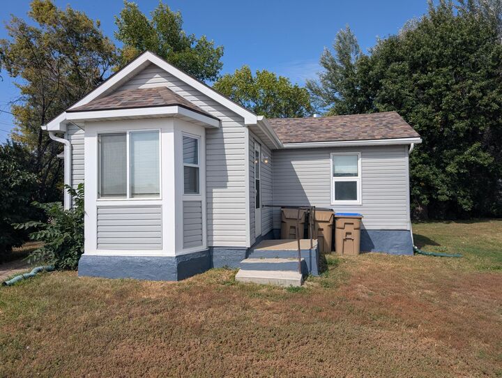 114 SW 4th Ave  Minot ND 58703-3169 photo