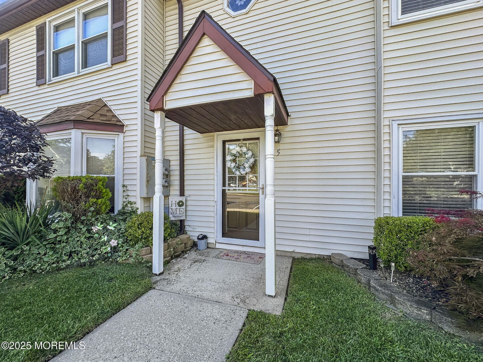 Property Photo:  5 Forge Court  NJ 08527 