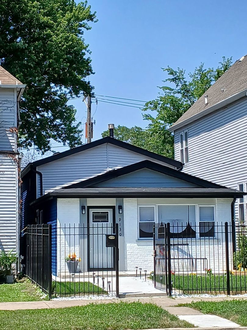 Property Photo:  9130 S Greenwood Avenue  IL 60619 