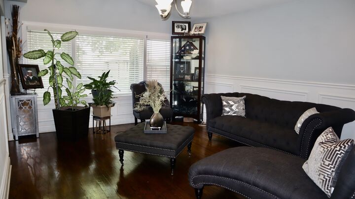 Property Photo:  11836 S Hale Avenue  IL 60643 
