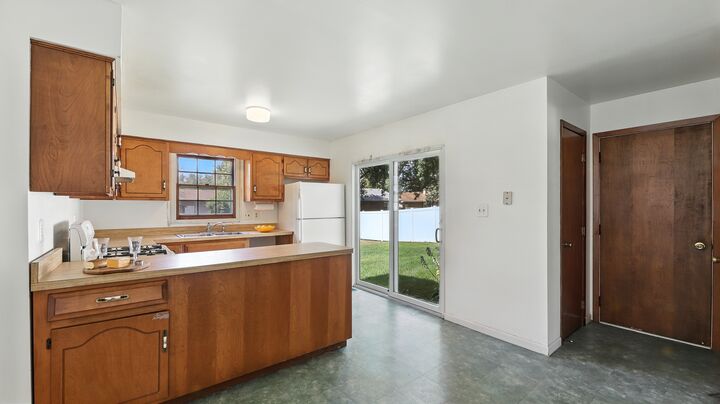 Property Photo:  202 Larchwood Lane  IL 60542 