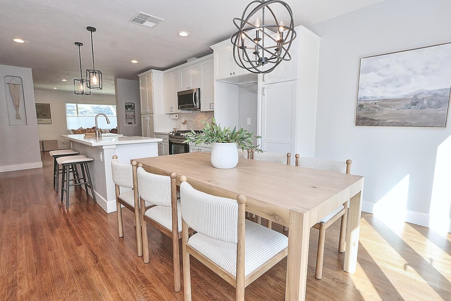 Property Photo: 3980 Colonial Way CA 95817