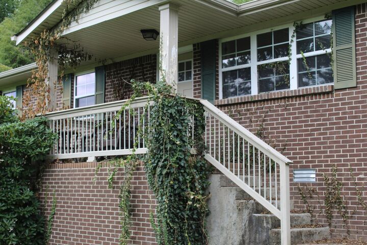 Property Photo: 906 Saint Clair St TN 37387