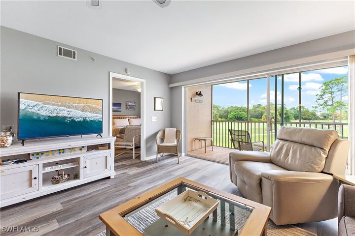 Property Photo: 1001 Eastham Way C-206 FL 34104