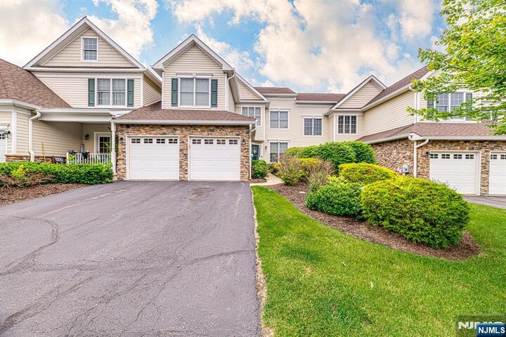 19 Briar Court  Hamburg NJ 07419 photo