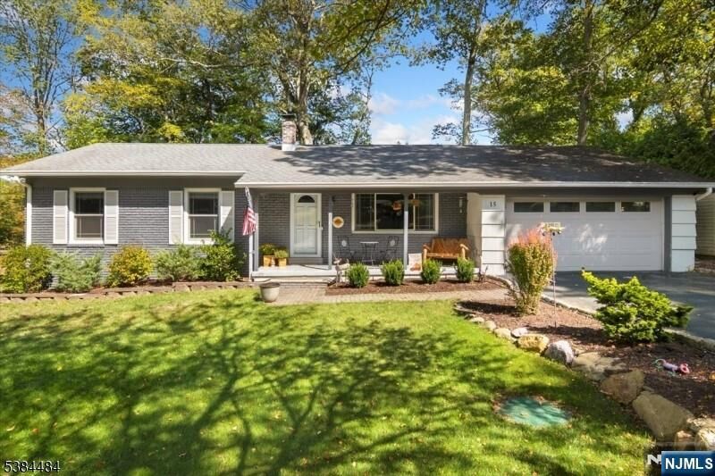 Property Photo:  15 Upper High Crest Drive  NJ 07480 